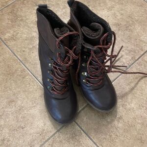 Woman’s 4 inch construction shoes, UnionBay